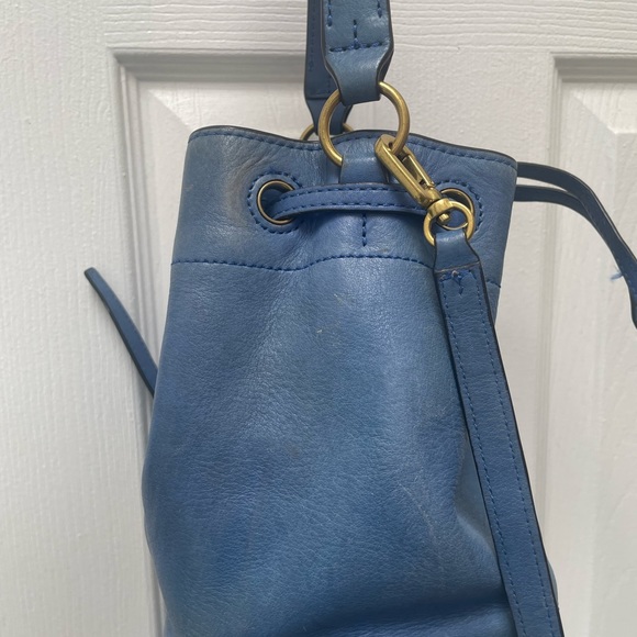 Tory Burch peacock blue leather bucket bag - Picture 7 of 7